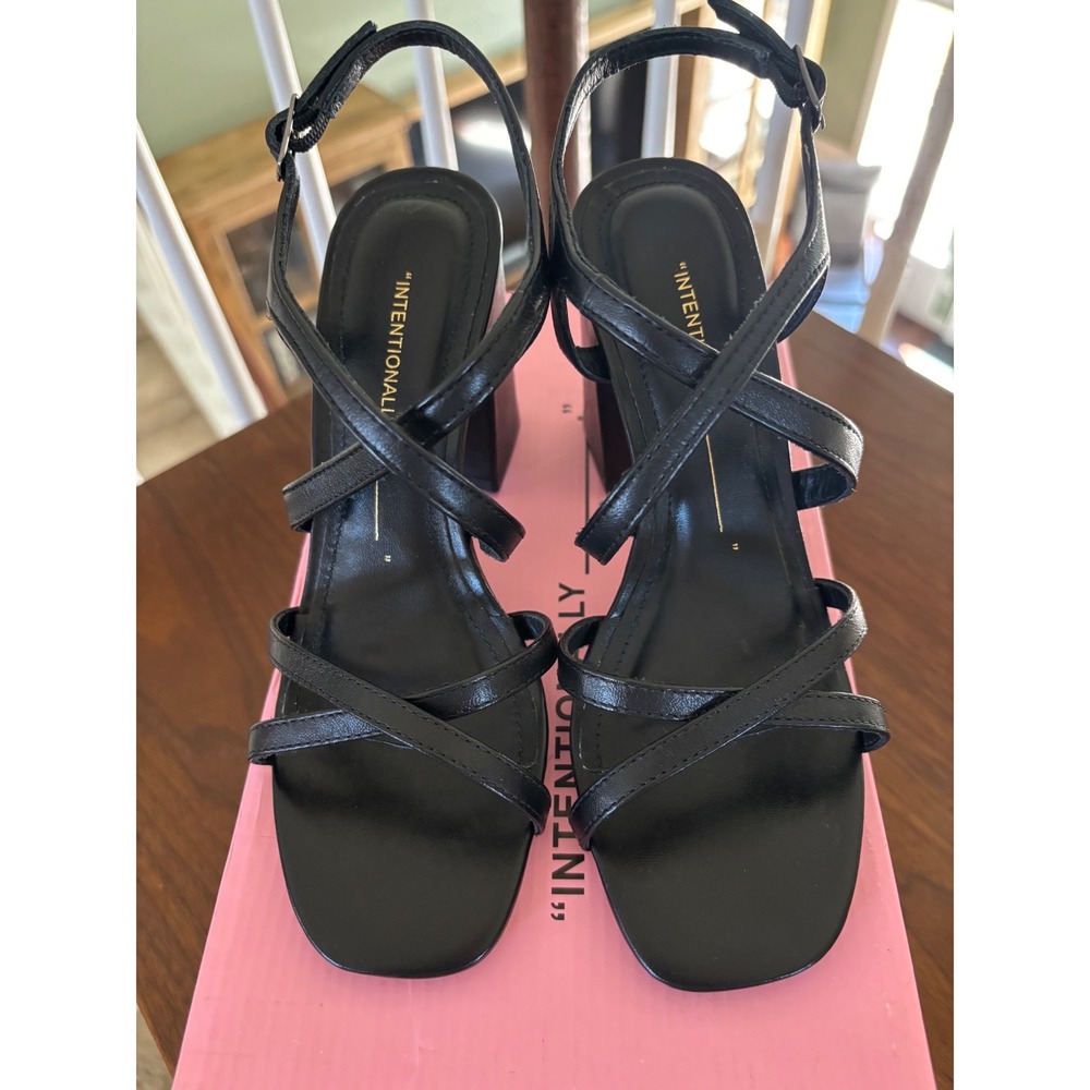 Intentionally Blank Black Leather Strappy‎ Block Heel Sandals Square Toe Size 35